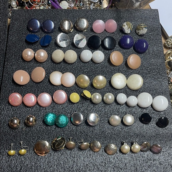 33 Vintage Pairs Of Clip On’s & Screw On’s Earring Bundle.